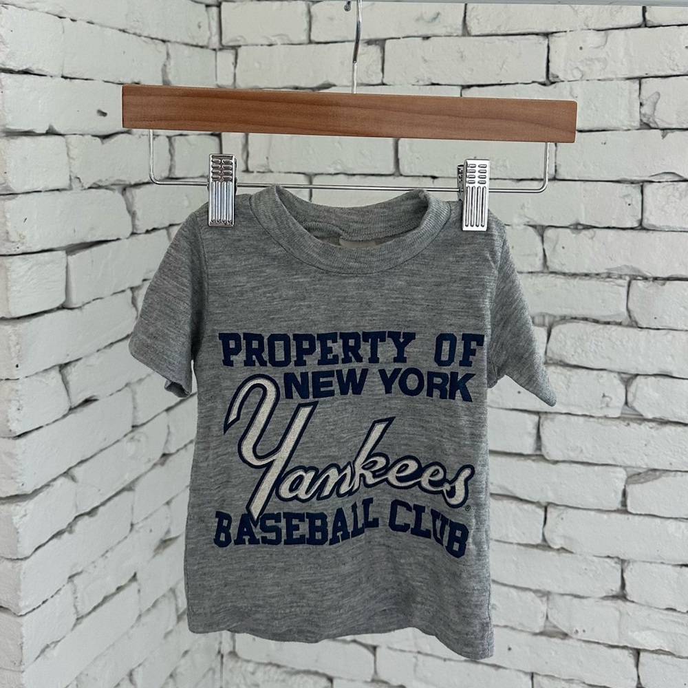 Yankees tshirt